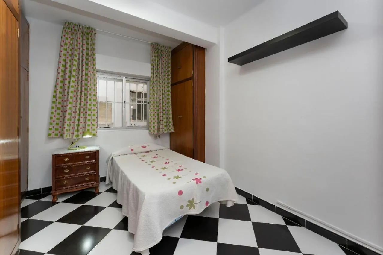 Malaga Downtown And Beach Apartment