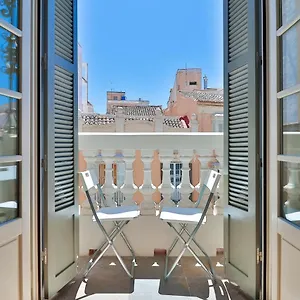 Apartamento C74 - Marvelous 3 Bedroom In Historical, Málaga
